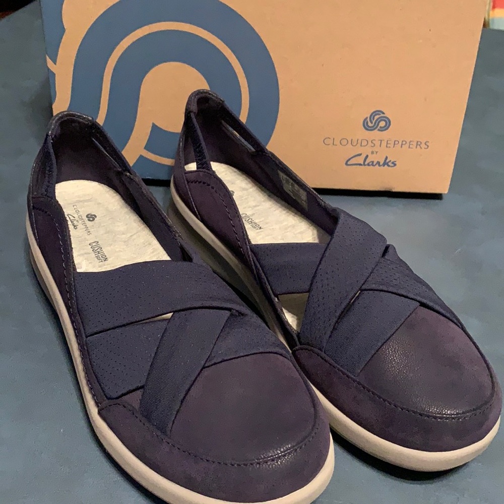 New in box Clark’s Cloudsteppers flats